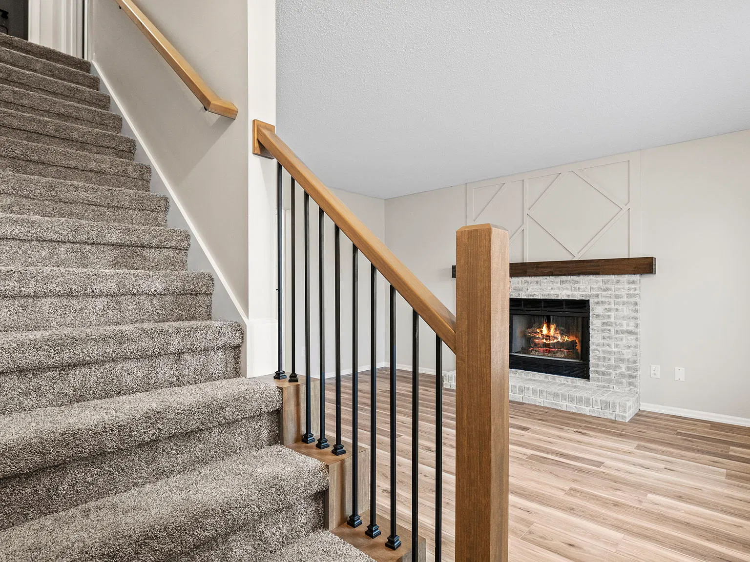 3 bed, 1421 sqft, $2,150 — Photo 2