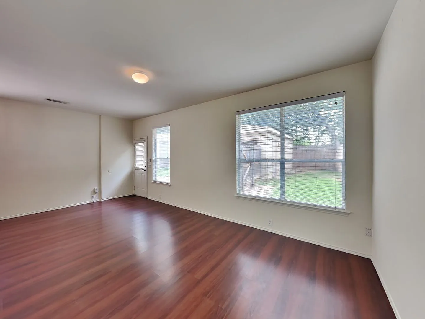 Move In Ready Now! — Photo 3