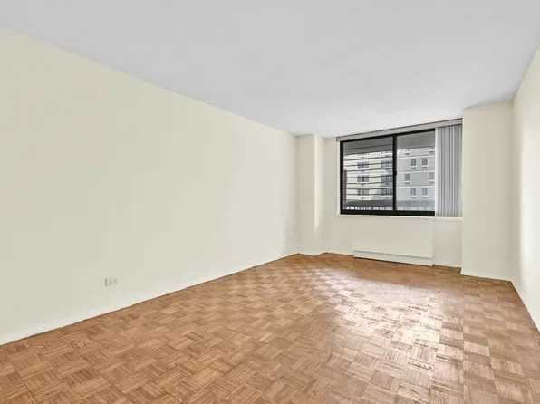 138-35 Elder Avenue image 13 of 27