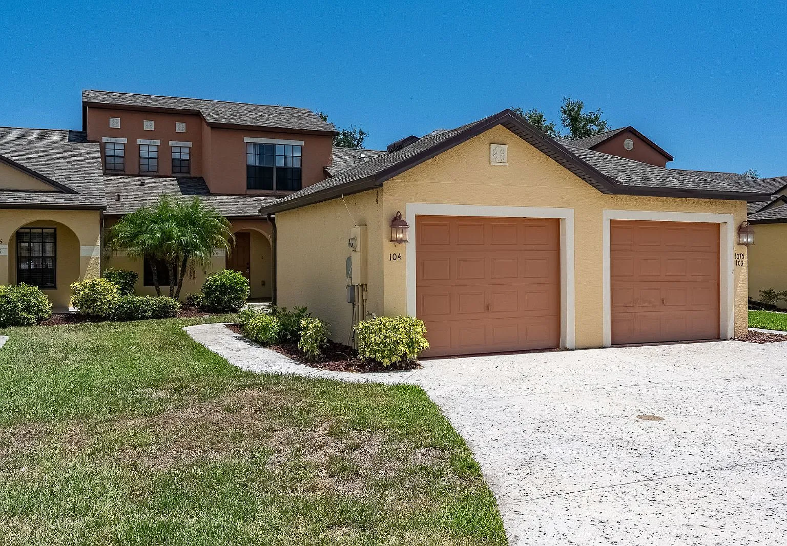 3 bed, 2.0 bath, 1277 sqft, $1,799 — Photo 2