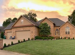 4023 Ridgeview Ln, Hurricane, WV 25526