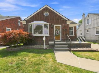 17612 Sprenger Ave, Eastpointe, MI 48021