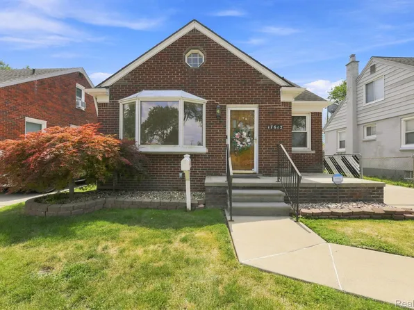17612 Sprenger Ave, Eastpointe, MI 48021