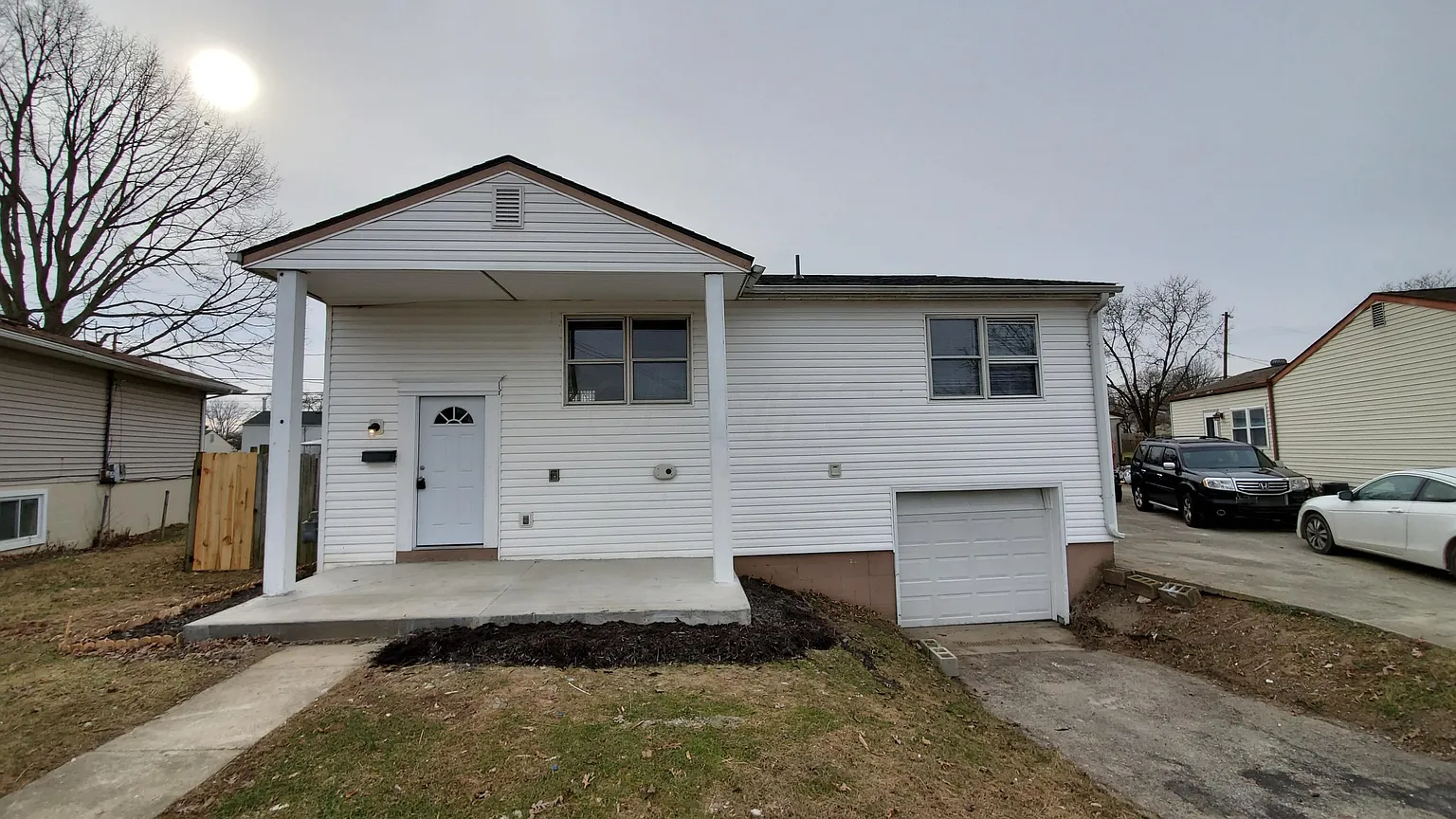 805 Hillman Rd S photo 1