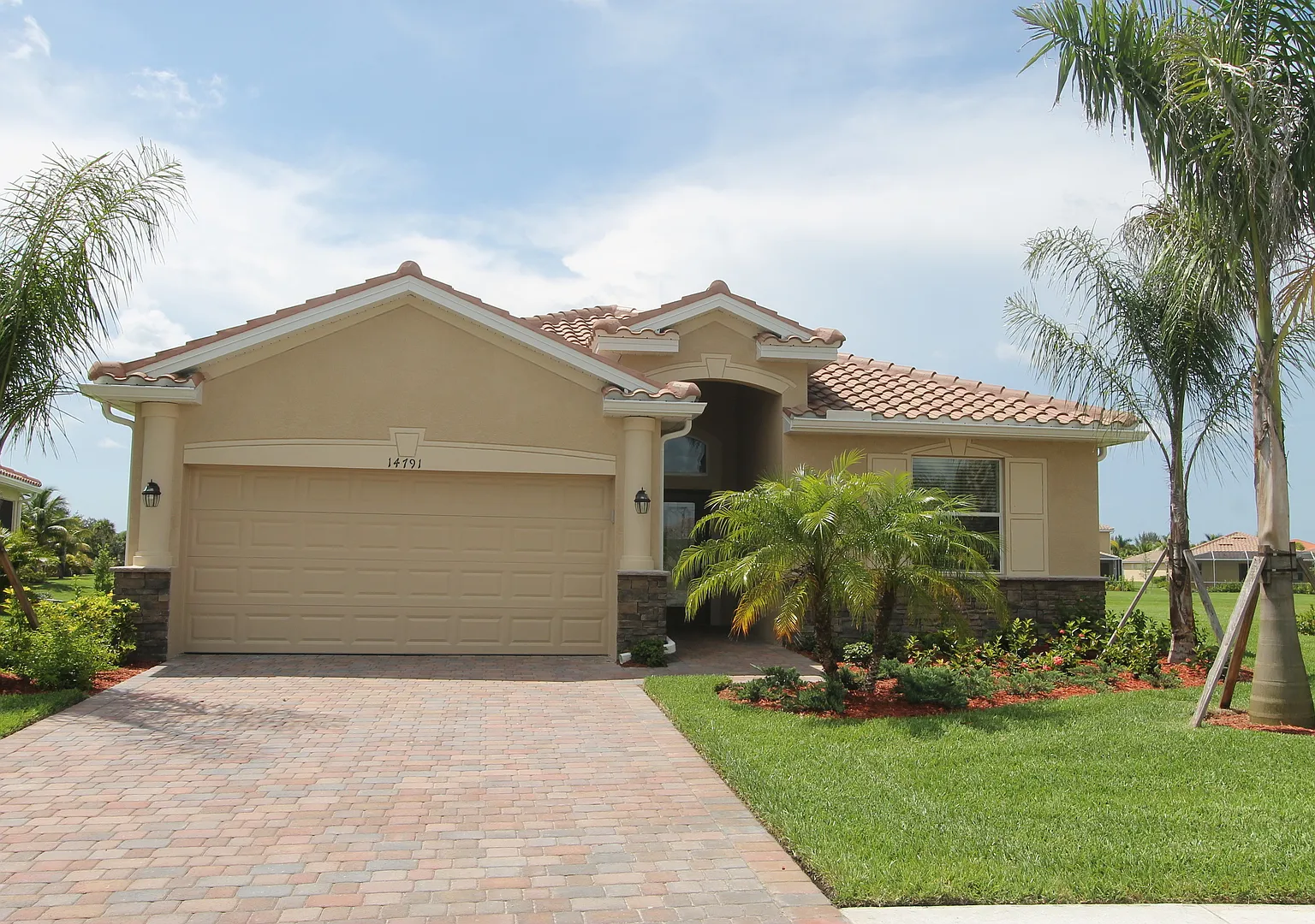 **New Photos Coming Soon Reflection Lakes ** 4 Bed / 3 Bath / 2 Car Garage - Unfurnished Annual R... — Photo 1