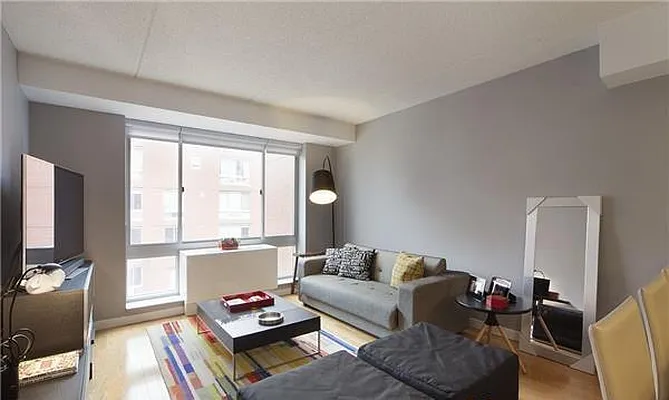 Rented by R New York | media 2