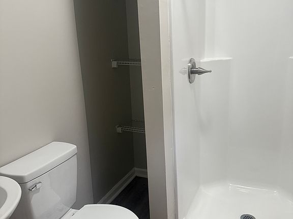 3rd image of 1034 Veterans Dr