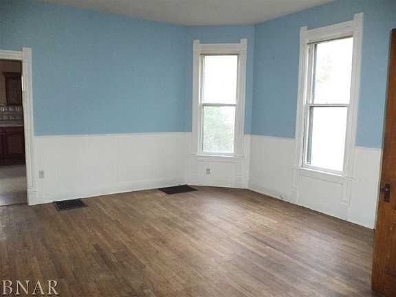 5th image of 815 W Oakland Ave