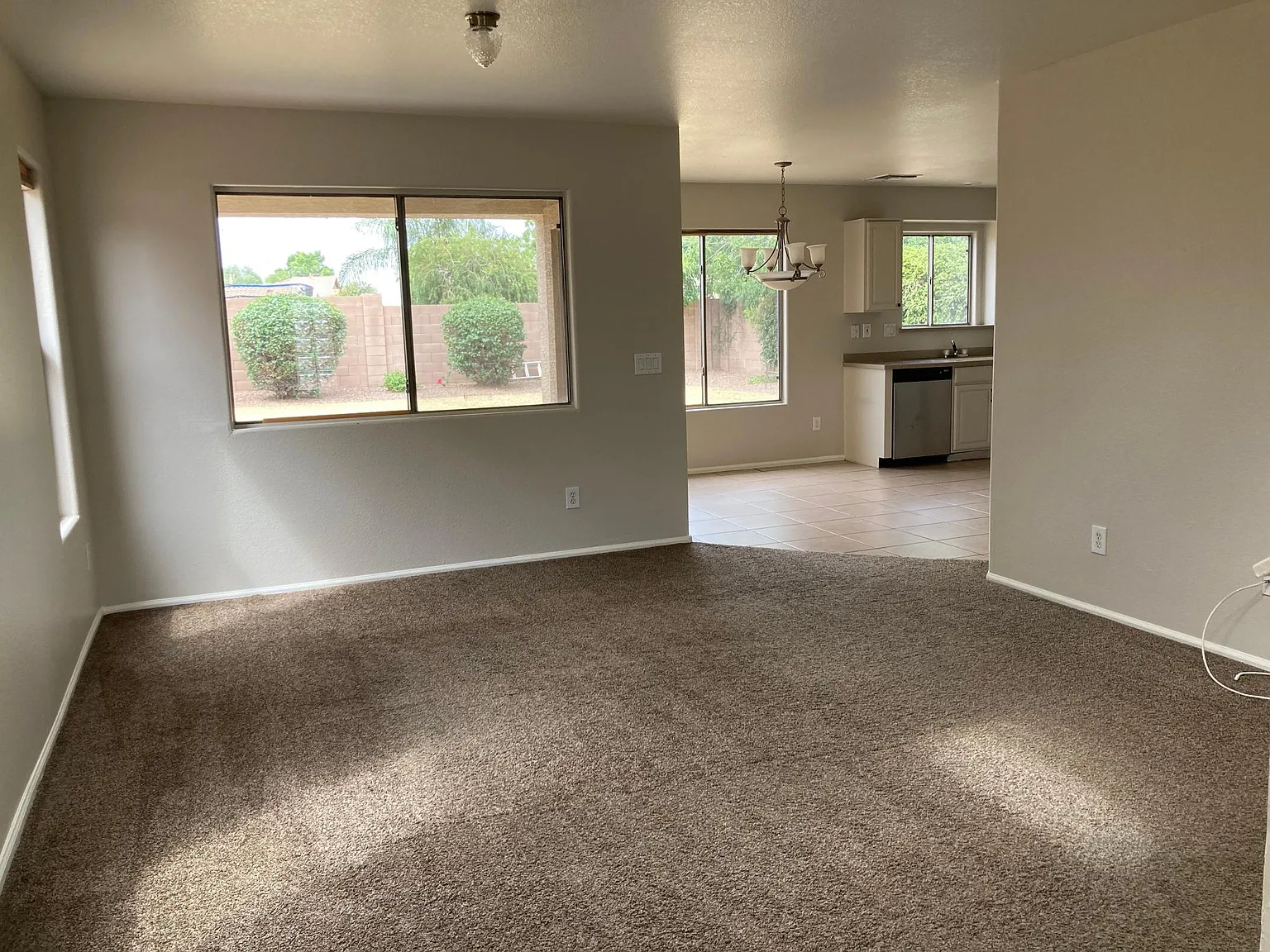 3 bed, 2.5 bath, 1540 sqft, $2,100 — Photo 2