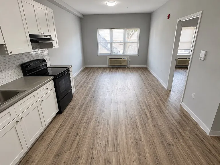 145 Hamilton Ave — Photo 2