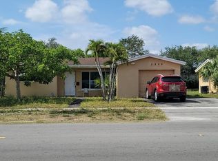 3868 NW 34th St, Lauderdale Lakes, FL 33309