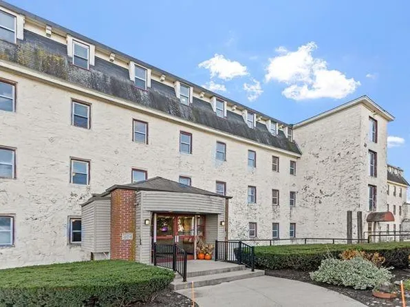 494 Woonasquatucket Ave APT 210, North Providence, RI 02911