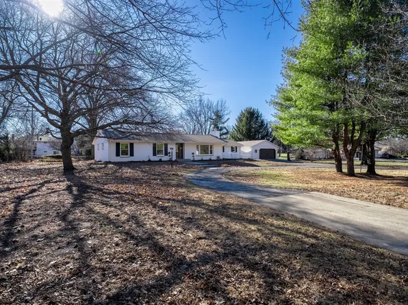 3009 E Oakland Ave, Bloomington, IL 61704