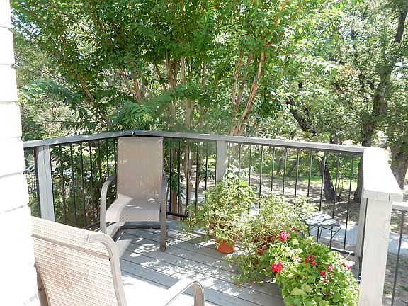 4th image of 214 E Creekview Dr