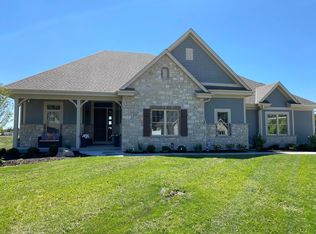 251 Four Winds Ct, Hartland, WI 53029