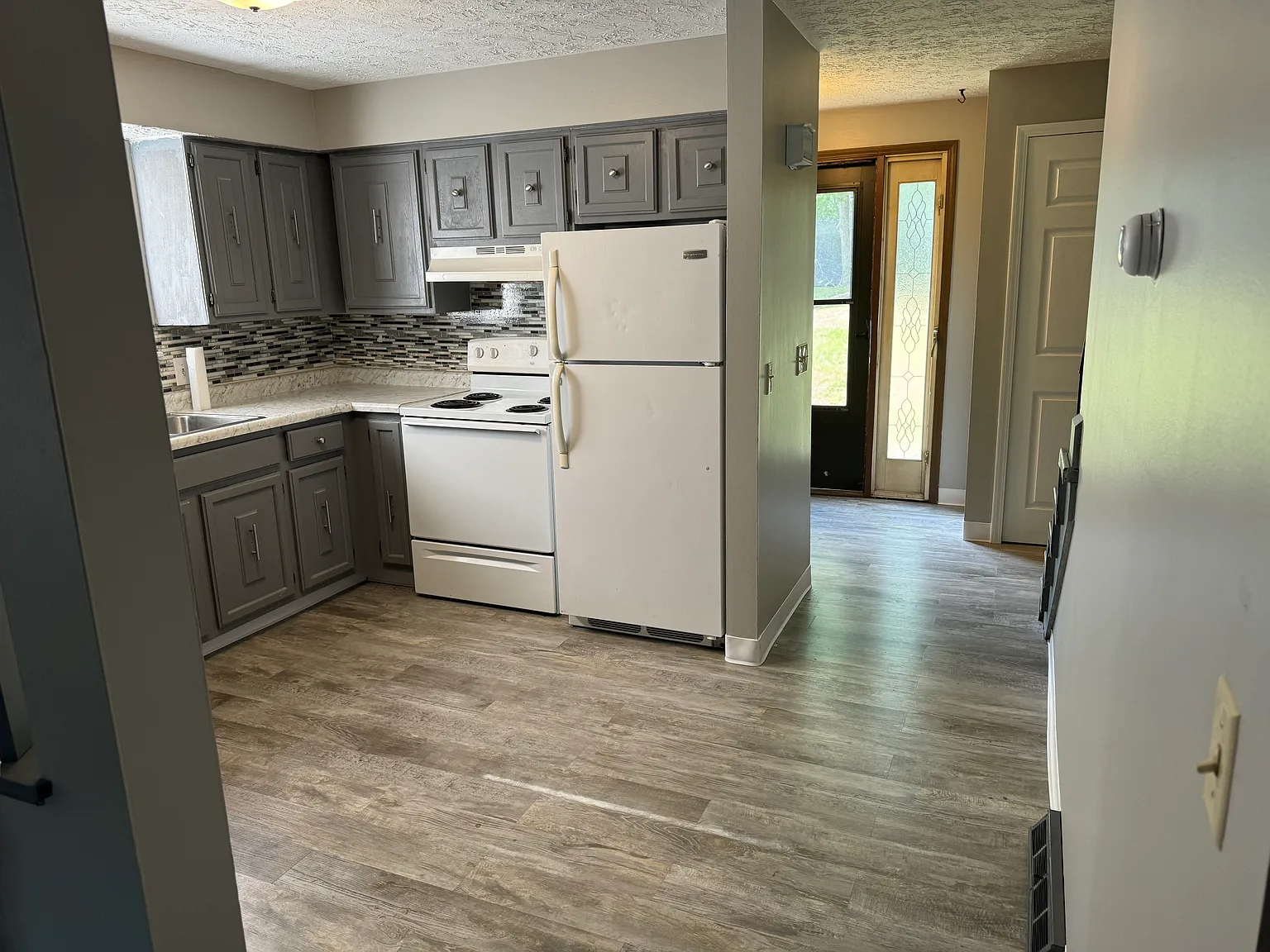 2 bed, 1067 sqft, $1,200 — Photo 3