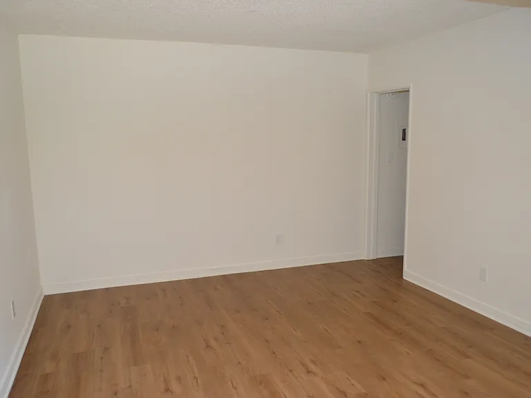 13463 Vanowen St — Photo 8