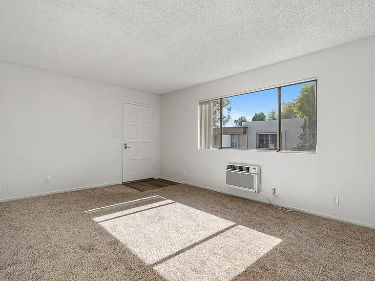 Sutter's Mill Apartments — Photo 31