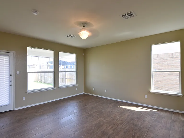 4914 Allegany Dr — Photo 6