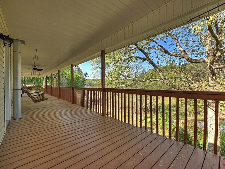 863 Woodland Dr — Photo 32