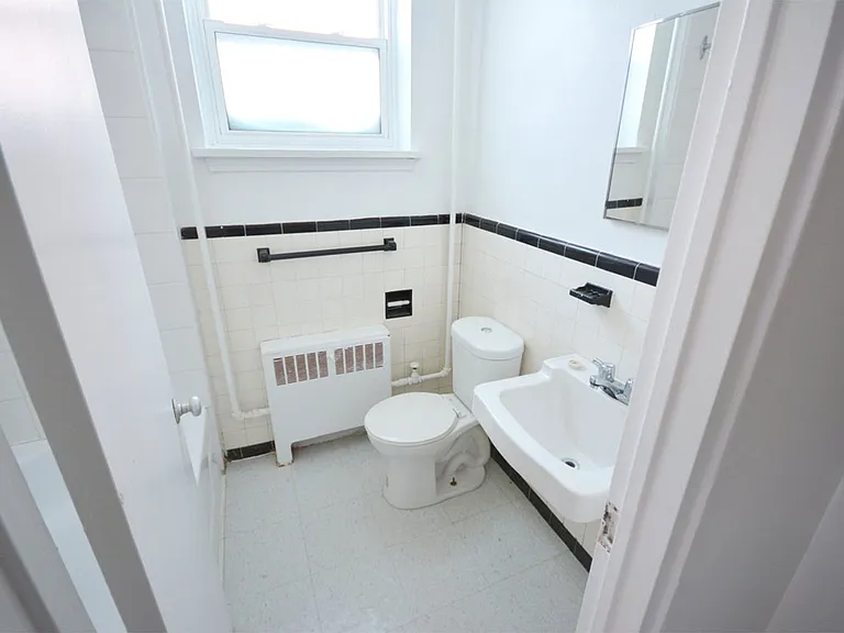 145 Stewart St — Photo 9