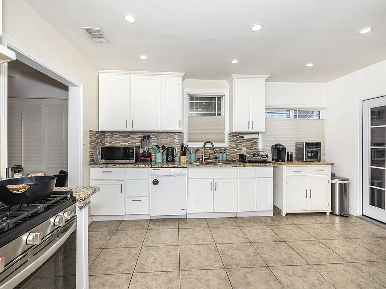 3440 Oak Knoll Blvd #2 — Photo 13