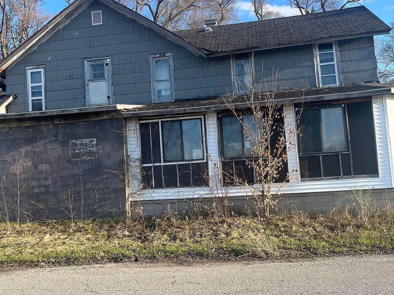 1549 State St, Grawn, MI 49637 Zillow