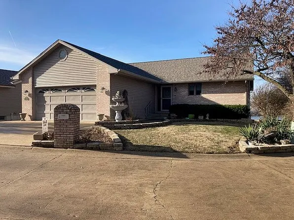 737 Shorewood Dr, Decatur, IL 62521