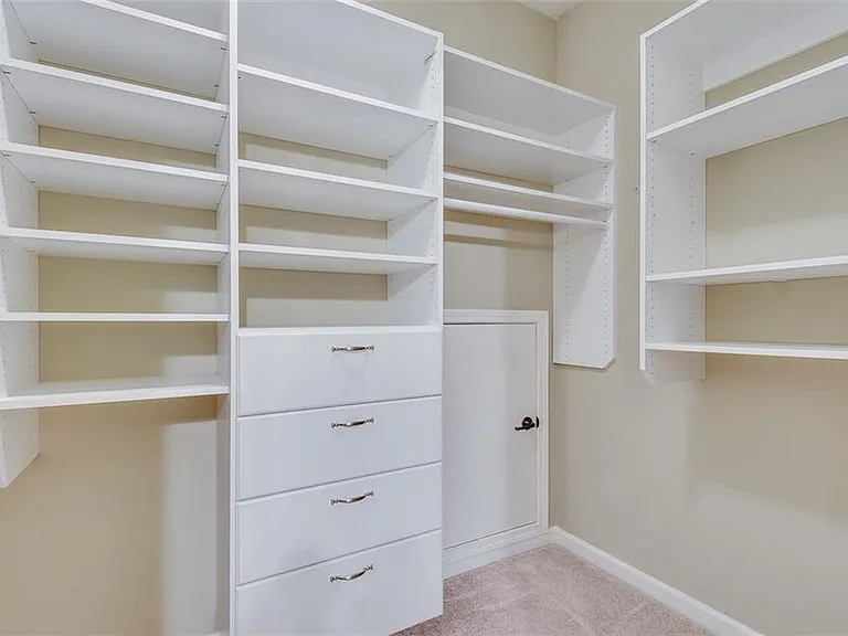 240 Lullwater Ct — Photo 50