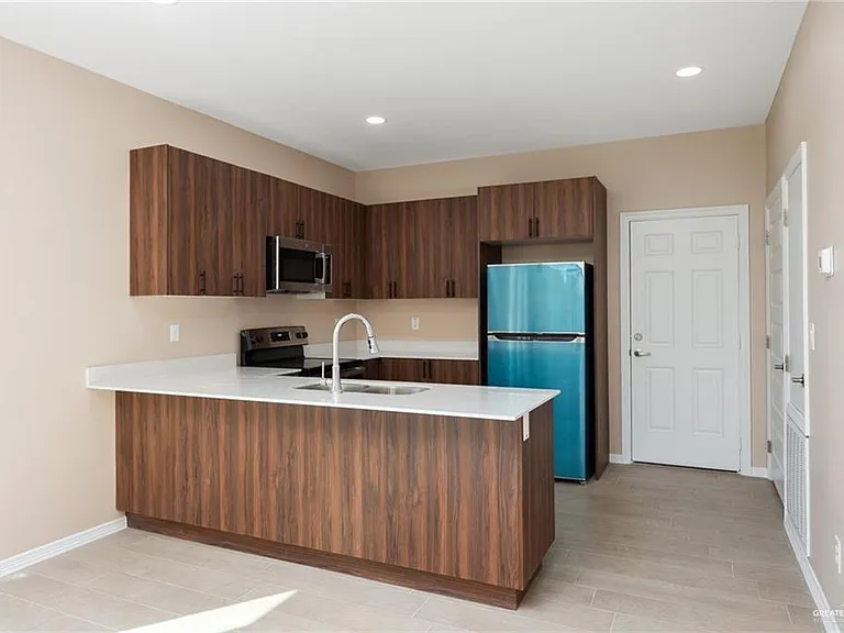 914 N Spruce St #4 — Photo 4