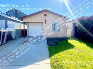 906 W School St, Compton, CA 90220
