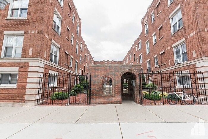 1st image of 947 W Cornelia Ave #947