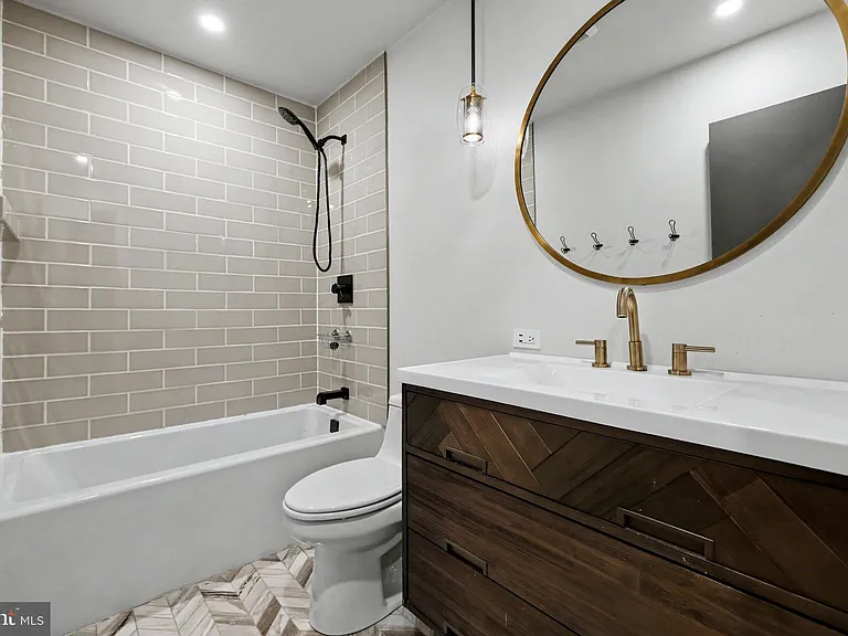 2105 Glencourse Ln — Photo 42