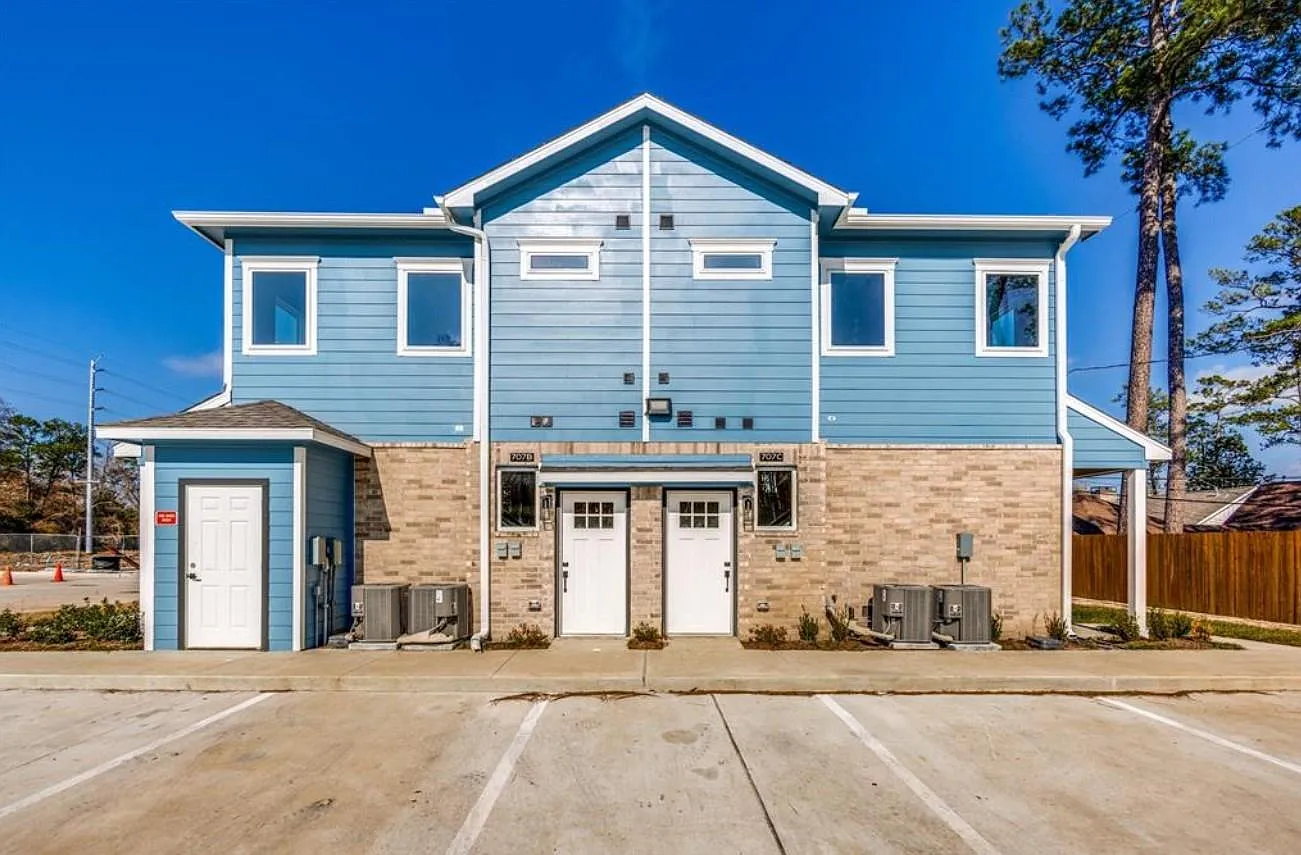 1 bed, 1.0 bath, 738 sqft, $1,625 — Photo 2