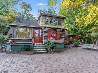 25 Dogwood Ln, West Milford, NJ 07421