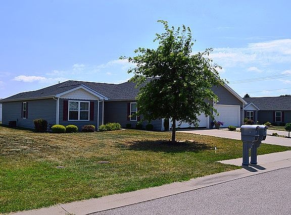 4th image of 713 Oak Tree Ln