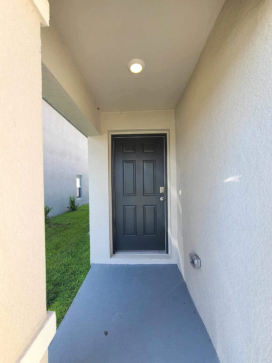 Building Photo - 11764 White Willow Ln