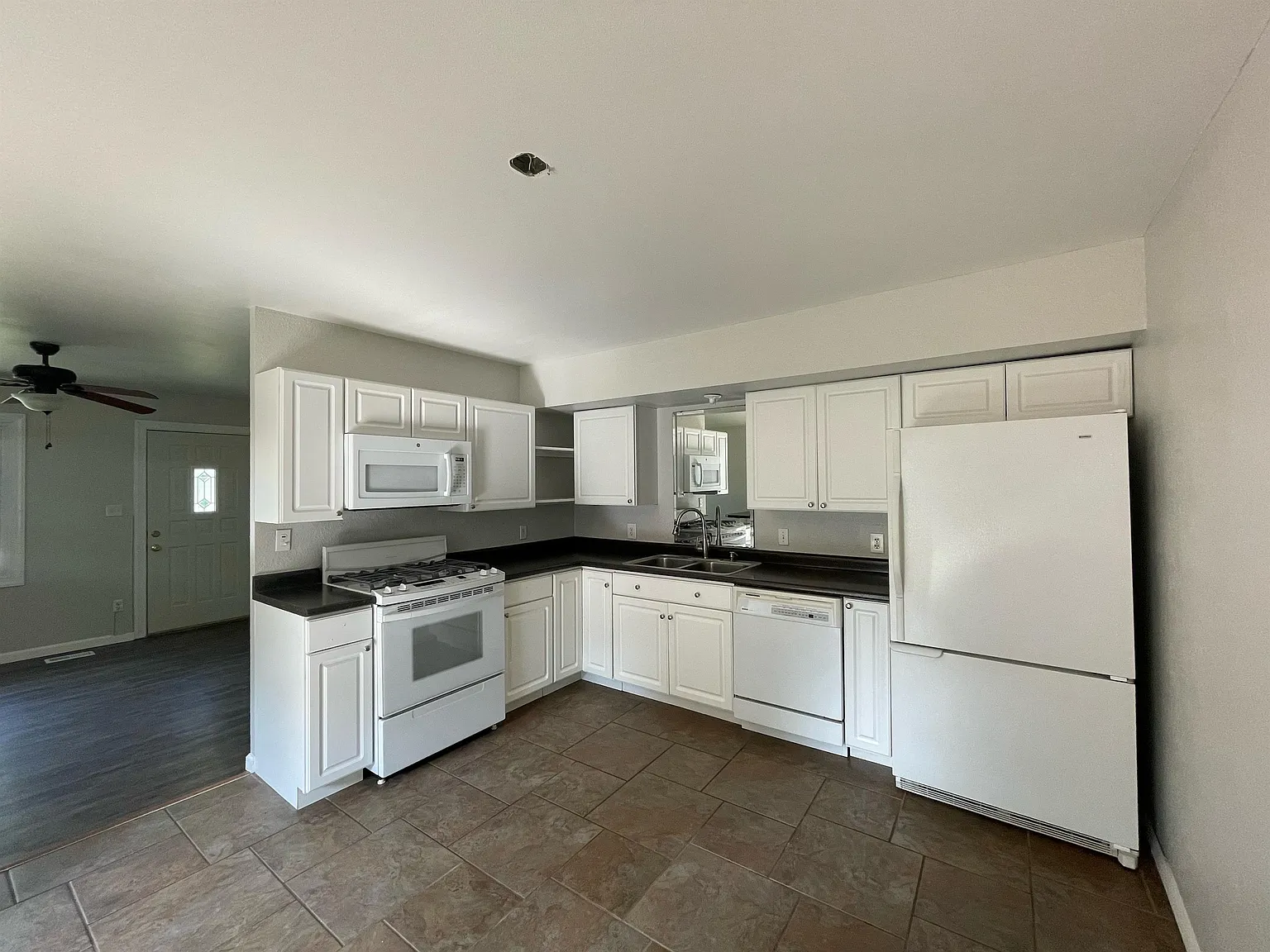 2803 Willowpark Drive - 1 — Photo 3
