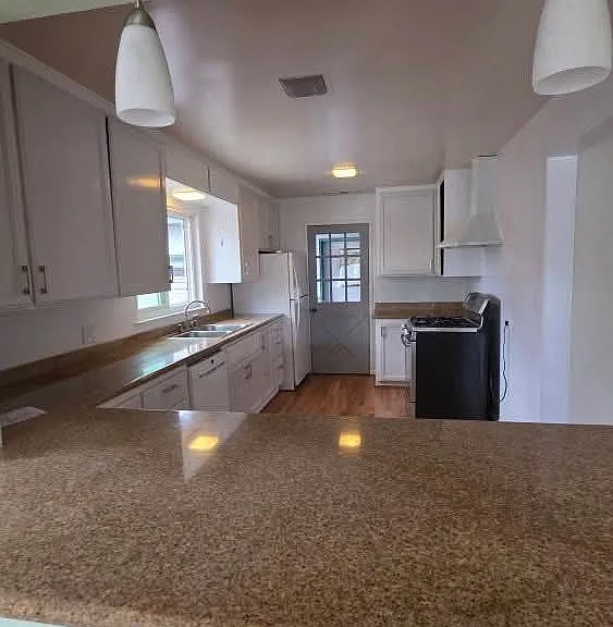 716 Poplar Ave — Photo 8
