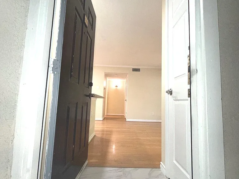 1534 Lincoln Way #204 — Photo 4