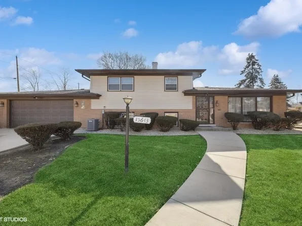 15643 Gouwens Ln, South Holland, IL 60473