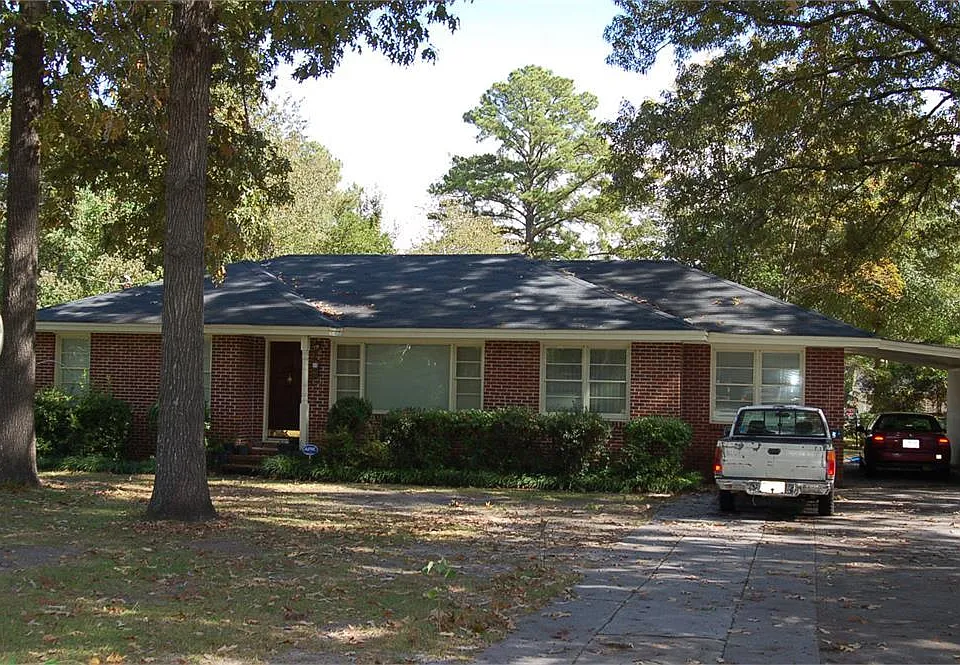 135 Edna Pl