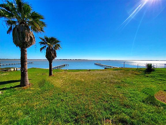 2nd image of 2126 W Bayshore Drive
