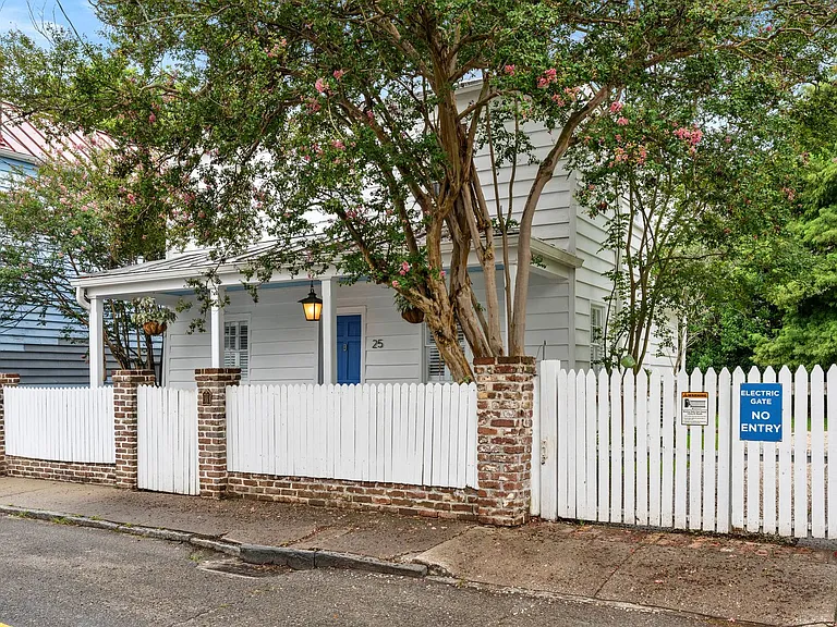 25 Sires St — Photo 5