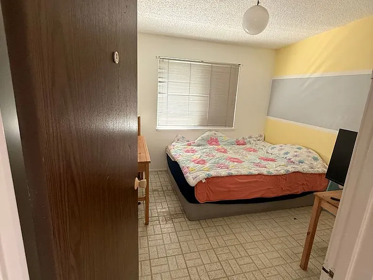 628 Isla Pl — Photo 8