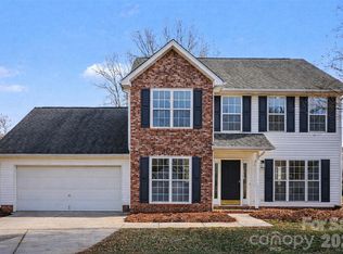 8106 Castlemaine Dr, Matthews, NC 28104