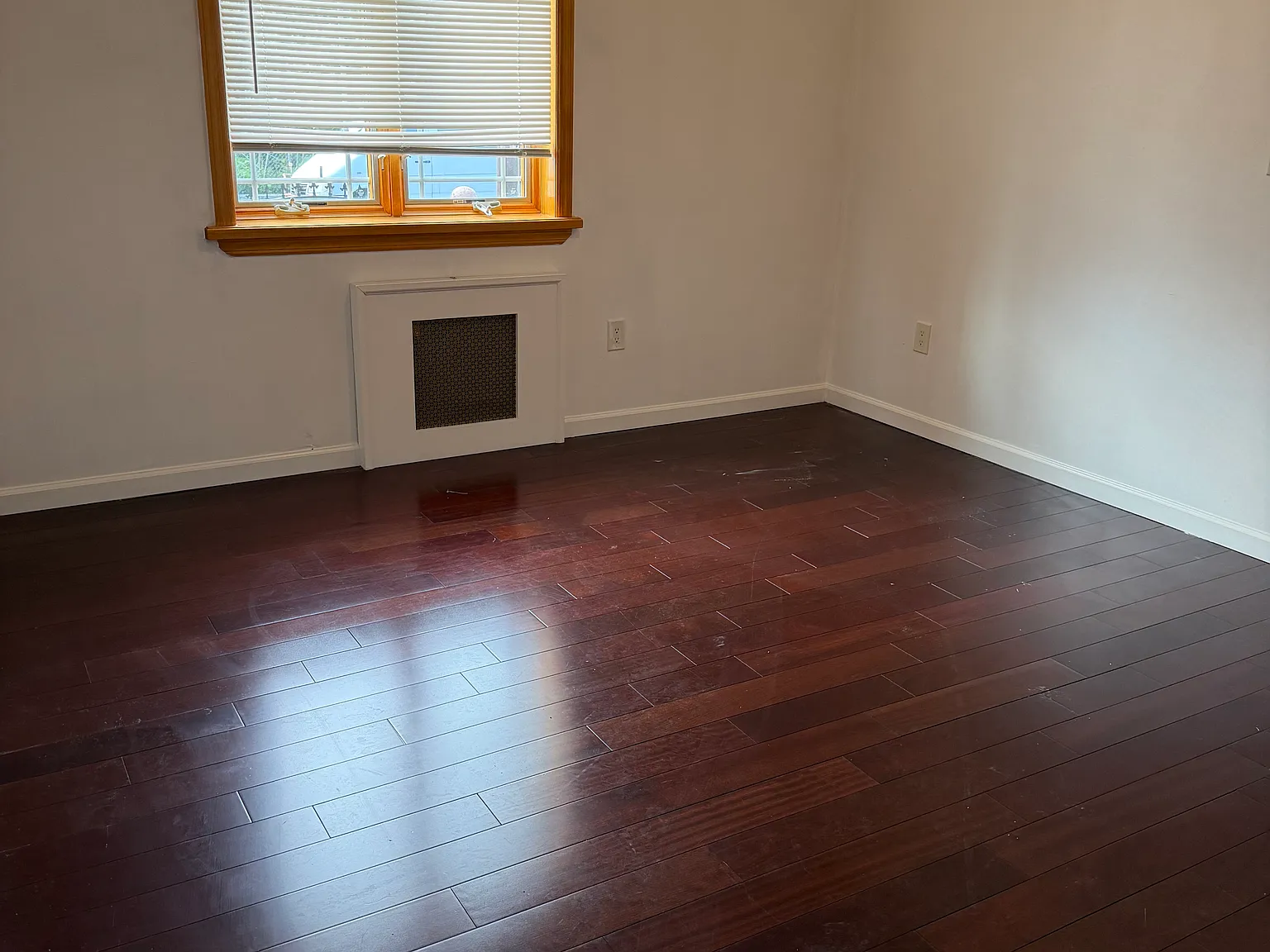 190th St, Fresh Meadows — Photo 3