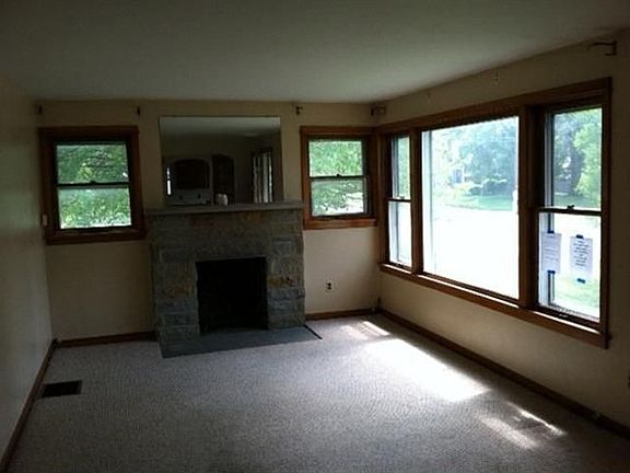 2nd image of 2701 Campus Dr
