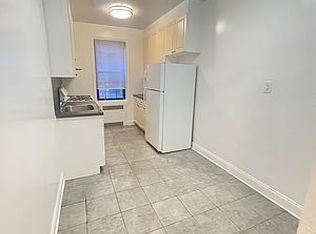 36-35 167th St #2DD, Flushing, NY 11358