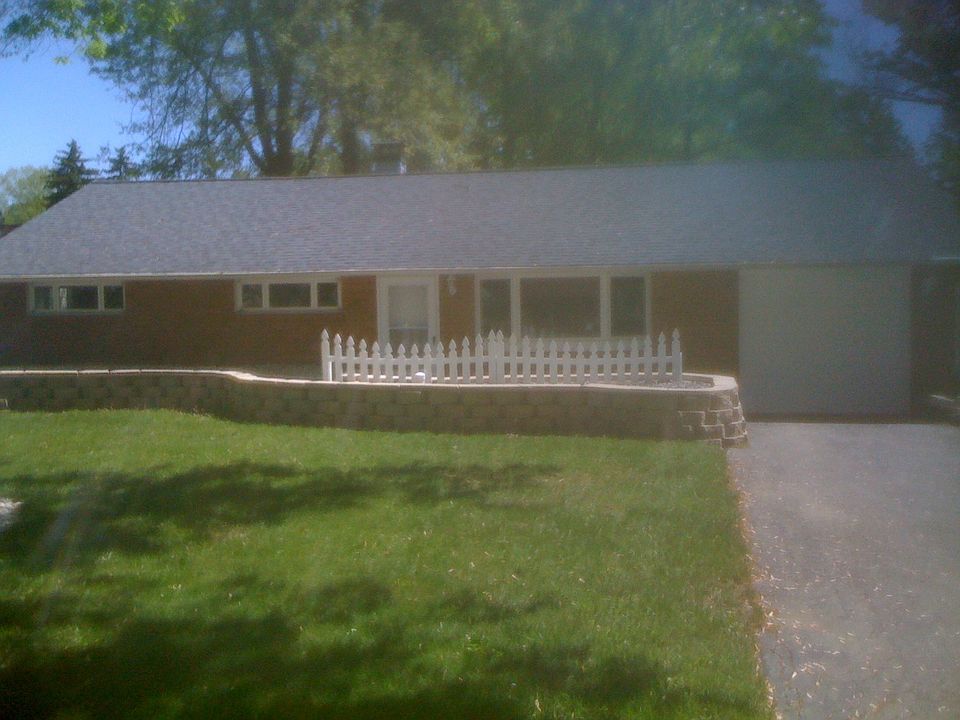1245 S. Meridian (front view) 3 bedroom basement less ranch